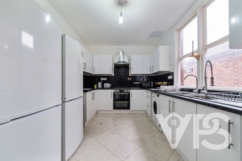 Property photo 2 of 6 40 Sax - 3