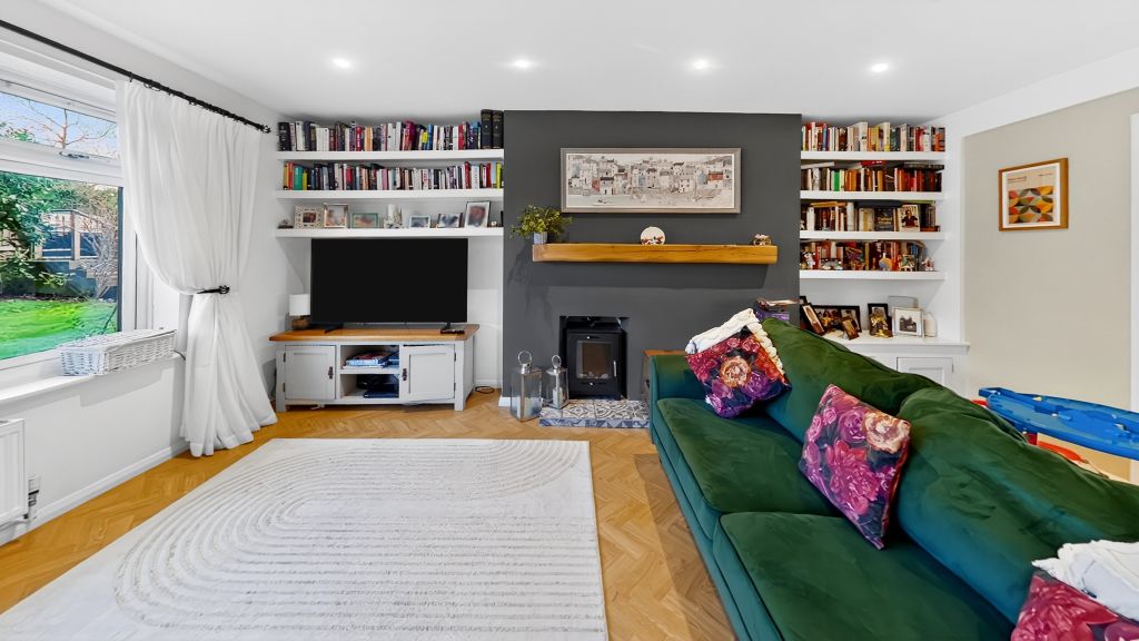 Property photo 3 of 16