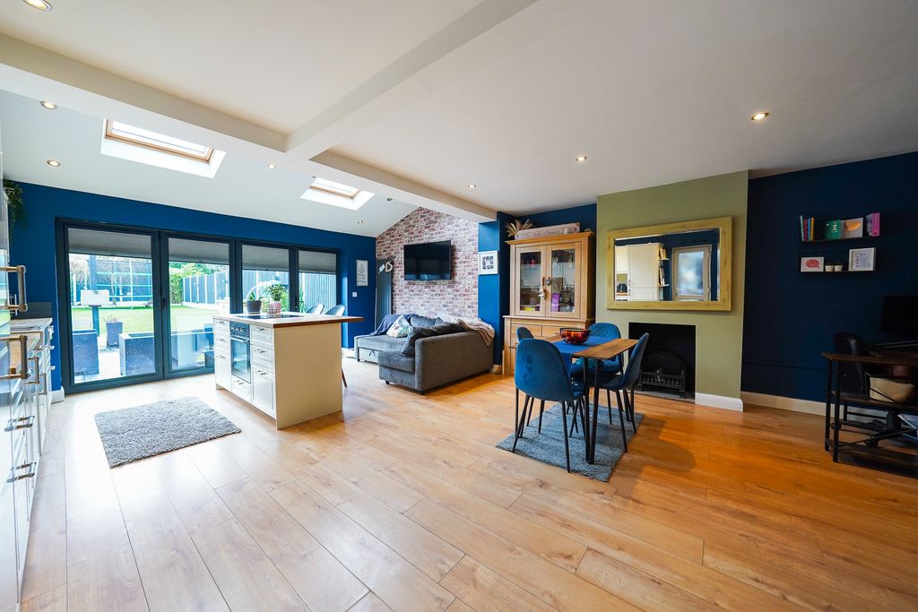 Property photo 2 of 27 Dsc08472