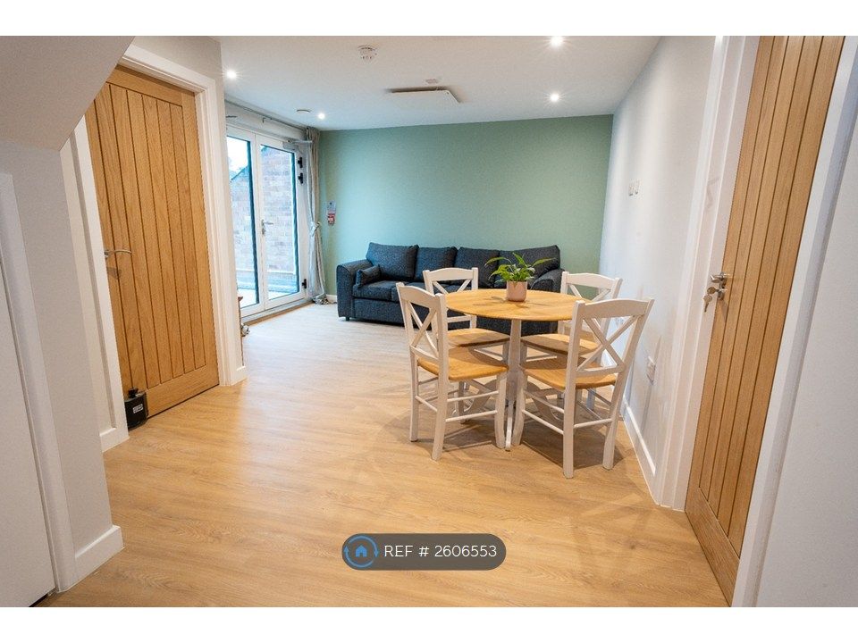Property photo 3 of 10 Communal Living Space