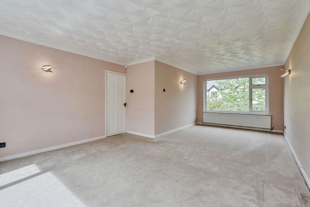 Property photo 2 of 16 Image 2