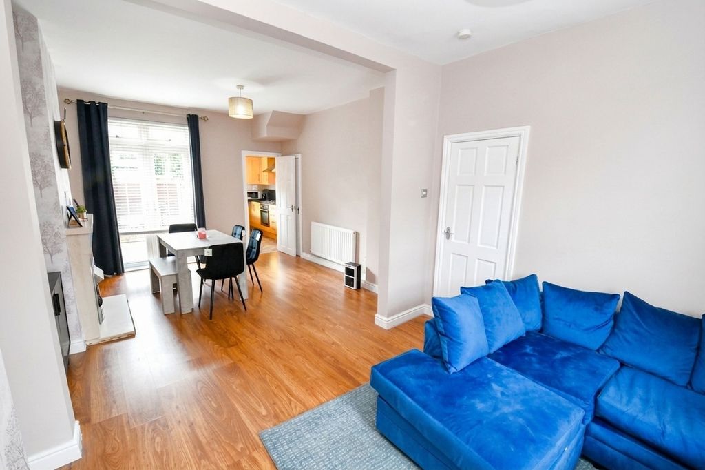 Property photo 2 of 17