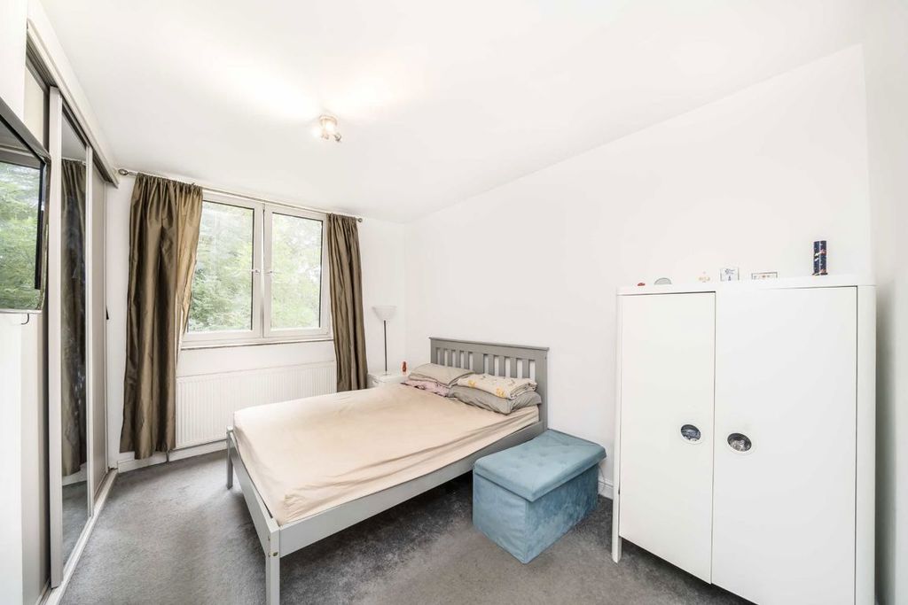 Property photo 3 of 4