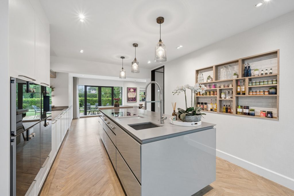 Additional image 7 of 7 bed detached house for saleAlwoodley Lane, Alwoodley, Leeds LS17