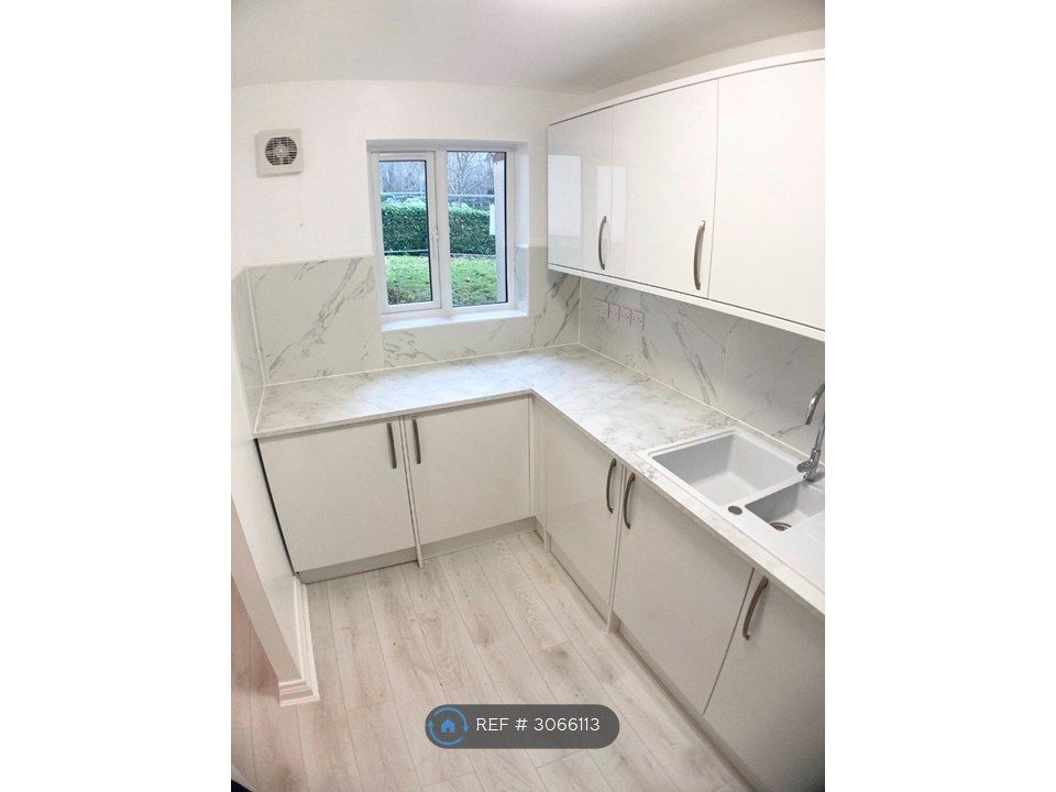 Property photo 3 of 14 Kitchen - Built In Appliances