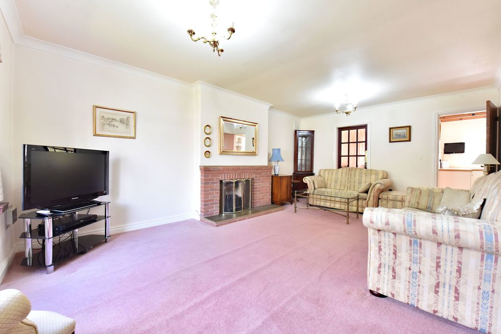 Property photo 2 of 19