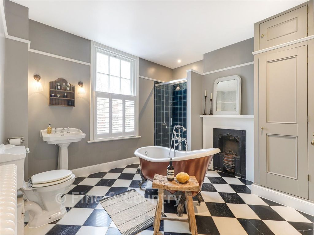 Property photo 1 of 13 Family Bath/Shower Room