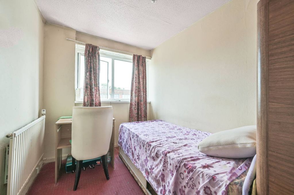 Property photo 3 of 11