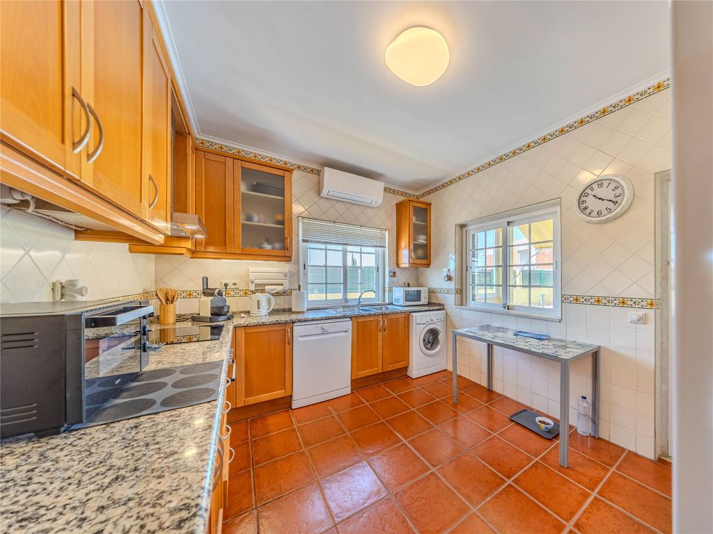 Property photo 3 of 15 Picture No. 20