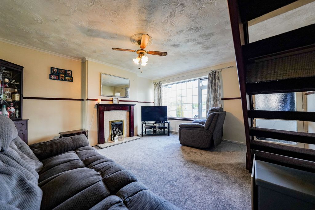 Property photo 3 of 13 Dsc08119