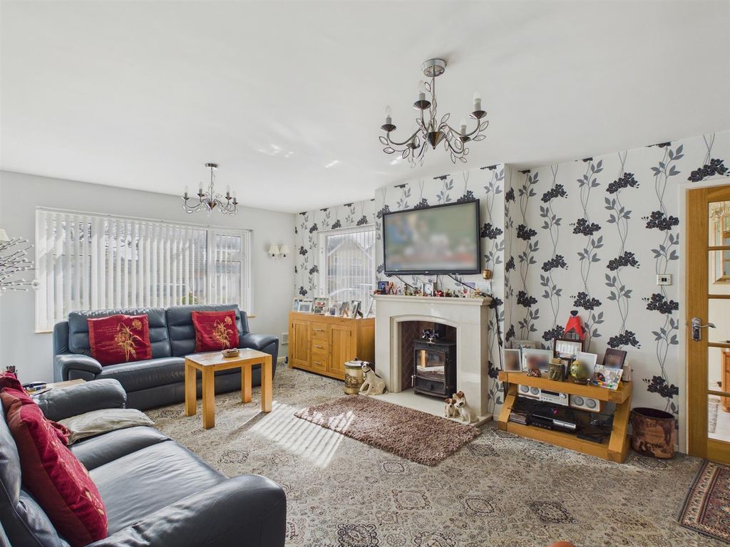 Property photo 2 of 30 Cam03972G0-Pr0279-Still007.Jpg