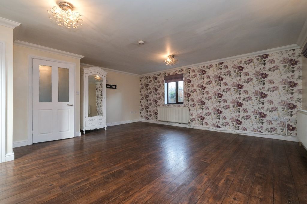 Property photo 2 of 19 Picture 2