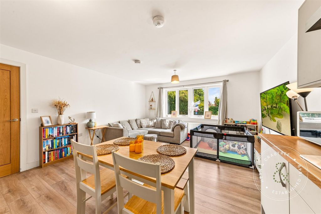 Property photo 3 of 20 Clos-Y-Gadwyn-13.Jpg