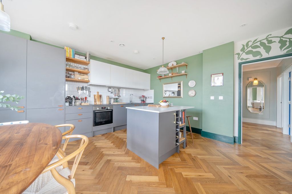 Property photo 1 of 20 Kitchen