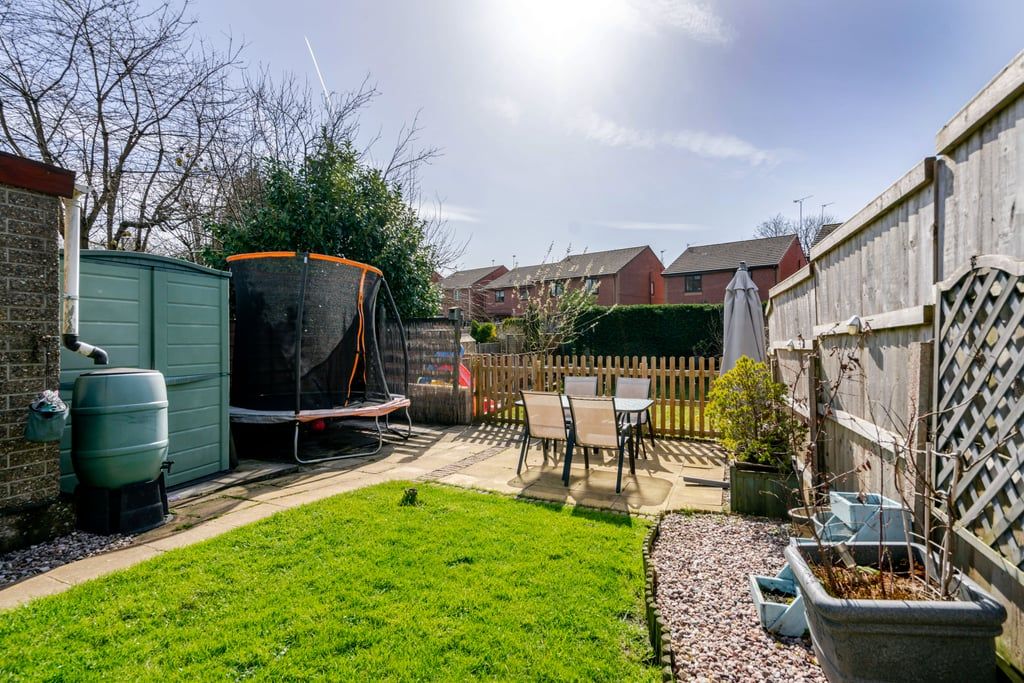 Property photo 2 of 28