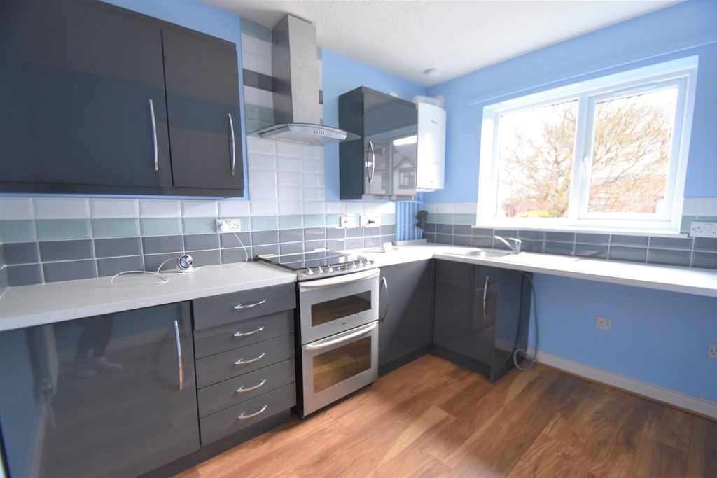 Property photo 3 of 8 Tiverton Seddons