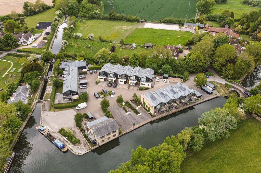 Property photo 1 of 22 Aerial