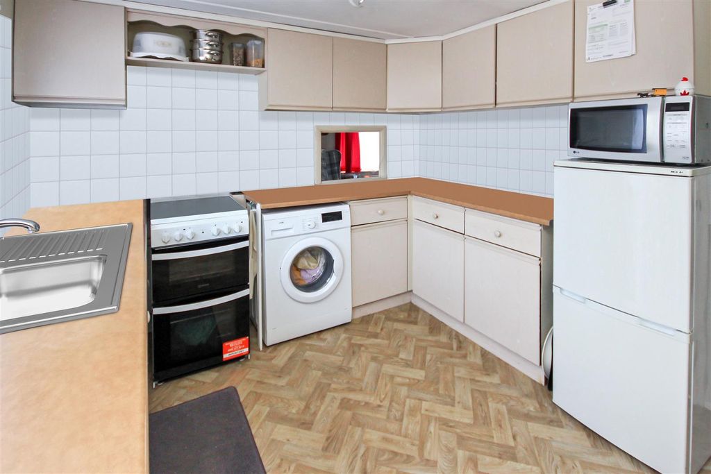 Property photo 2 of 8 Kitchen 1.Jpg