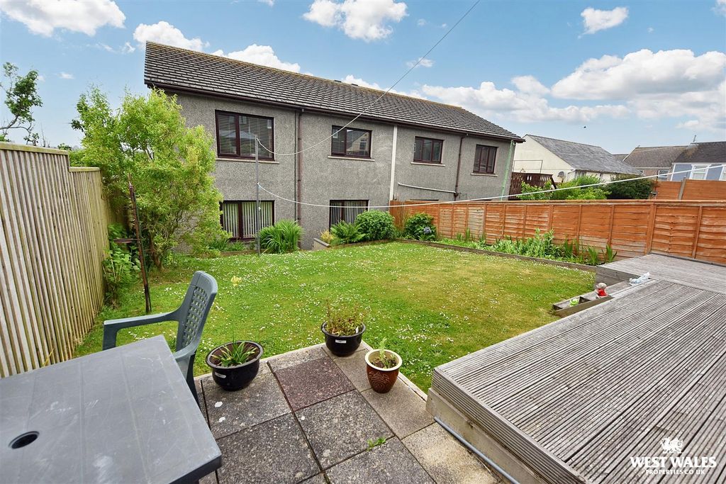 Property photo 2 of 23 8 (9).Jpg