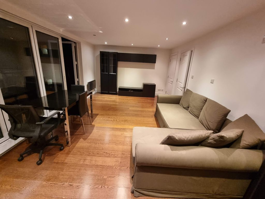 Property photo 2 of 8