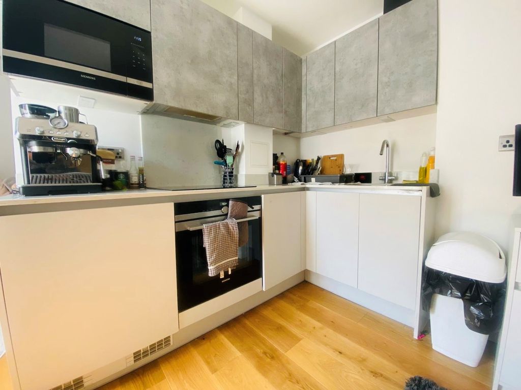 Property photo 2 of 5 Kitchen