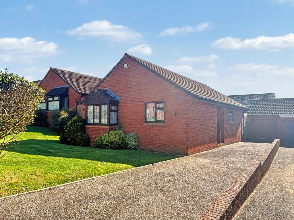 Property photo 1 of 17 Outside