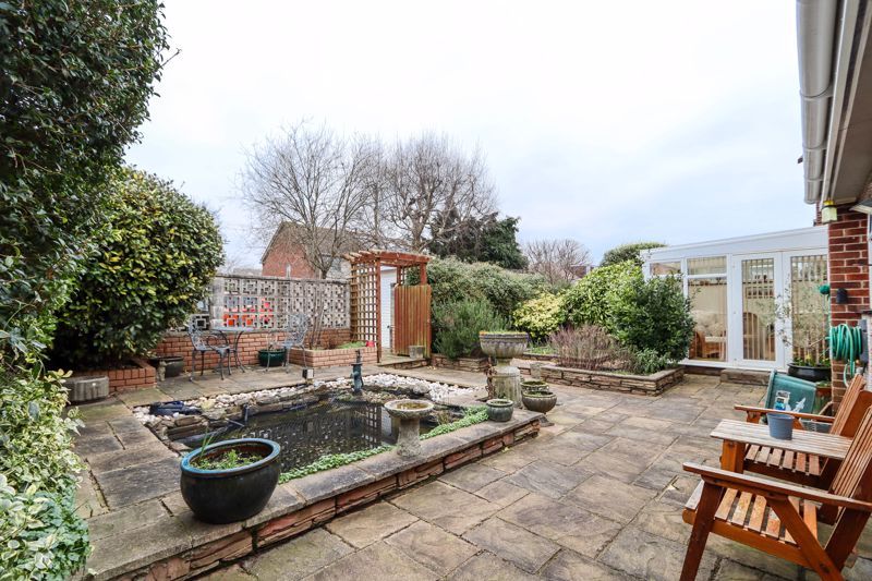 Property photo 3 of 19 Garden