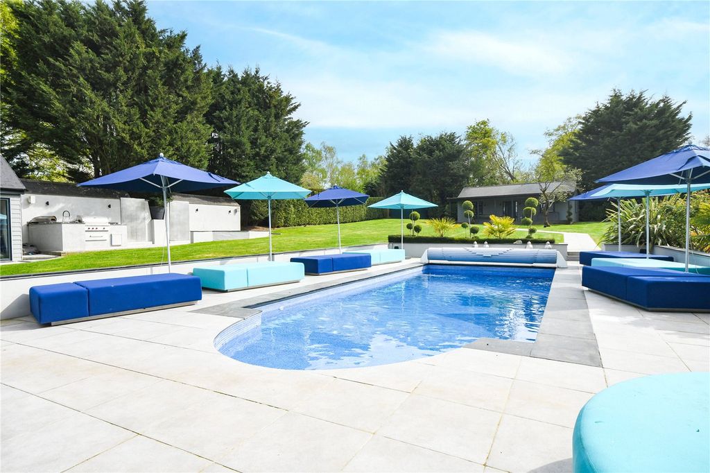 Property photo 2 of 25 Pool