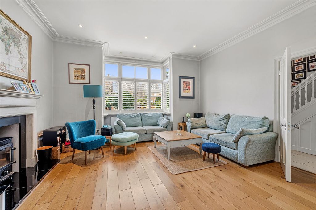 Property photo 3 of 25 3 Cambridge Road-11.Jpg