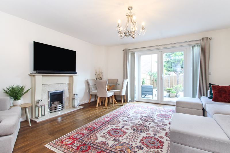 Property photo 2 of 25 Living Room