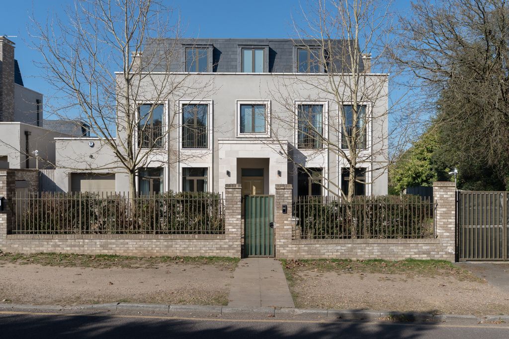 Property photo 1 of 18