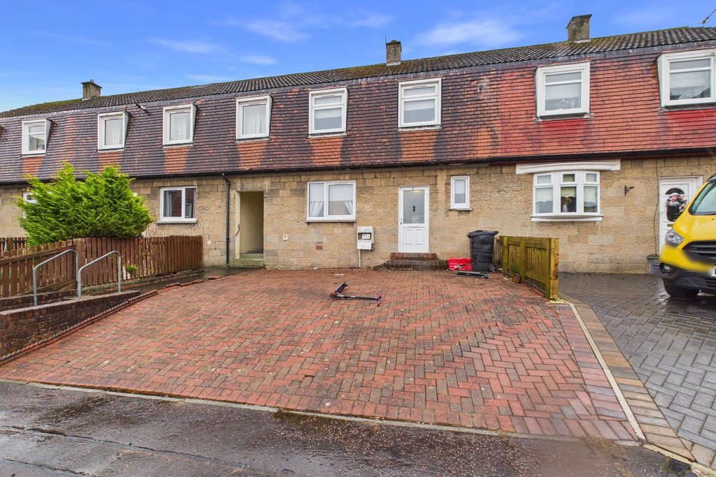 Property photo 1 of 9 Front