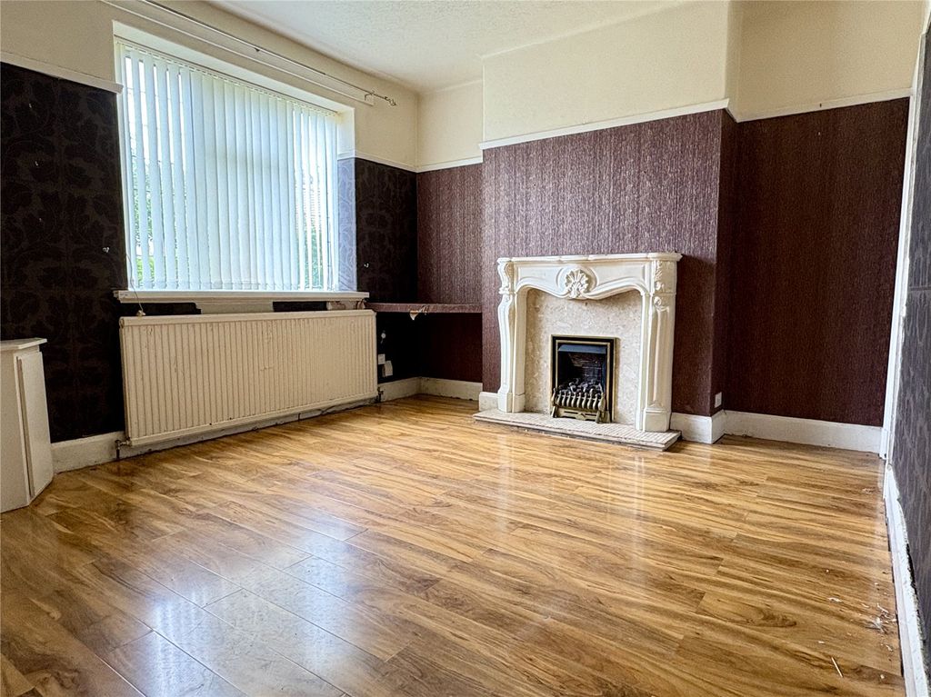 Property photo 3 of 10 Lounge