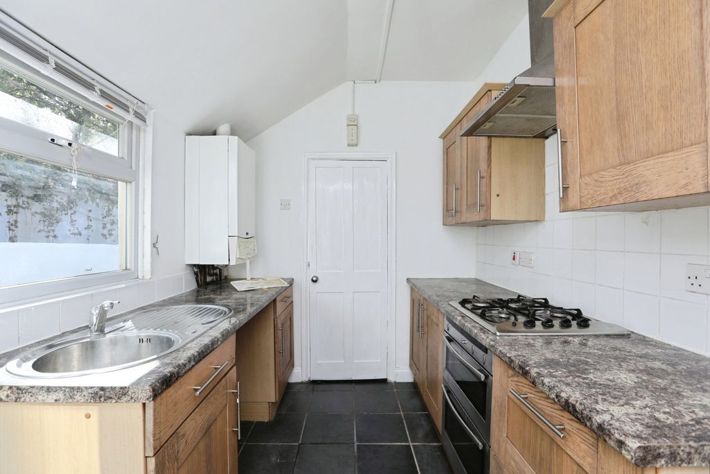 Property photo 3 of 10 Pbox-Img.Jpg