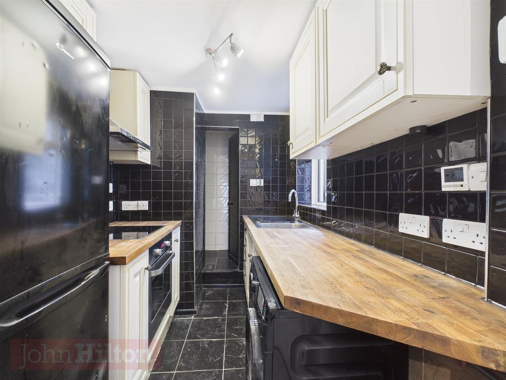 Property photo 2 of 9 Cam02534G0-Pr0636-Still007.Jpg