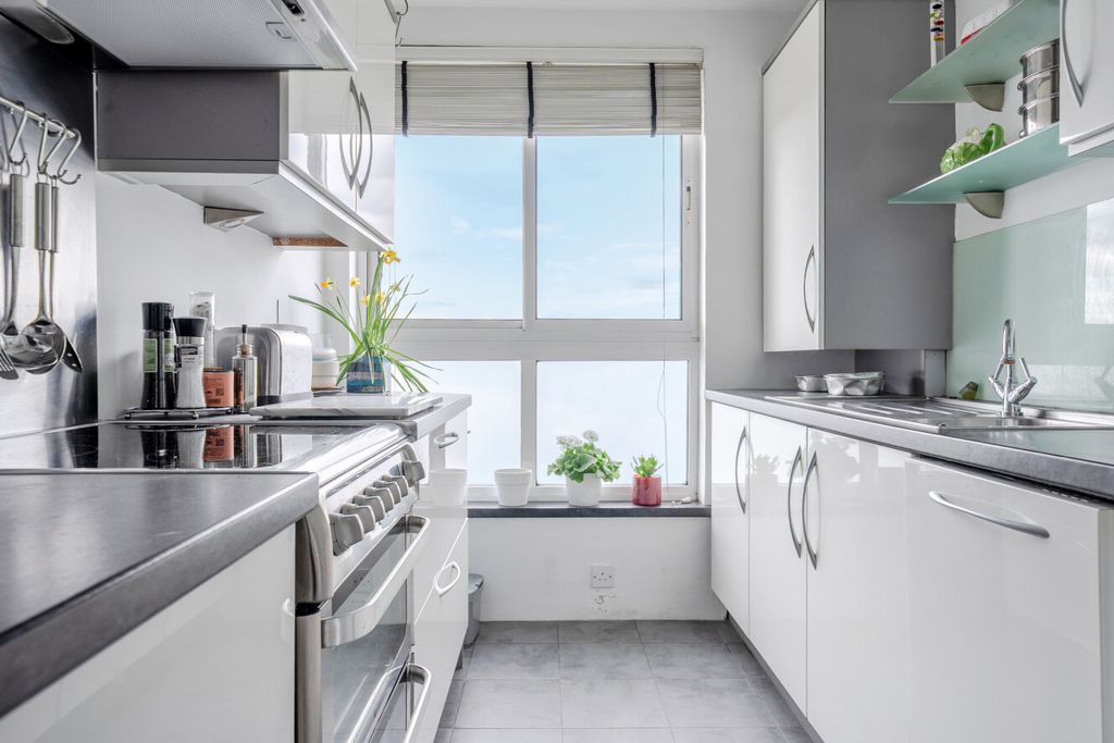 Property photo 3 of 16 1437512-7-69ce6E6...