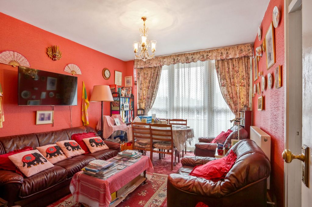 Property photo 2 of 9