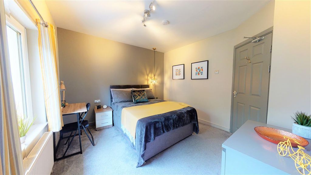 Property photo 1 of 10 Room-3-37-Greenfield-04262022_090940.Jpg