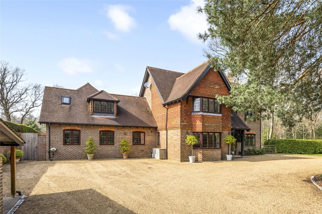Property photo 3 of 33 Danesfield House