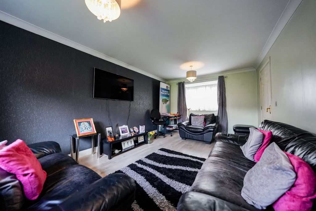 Property photo 3 of 20 Dsc04797