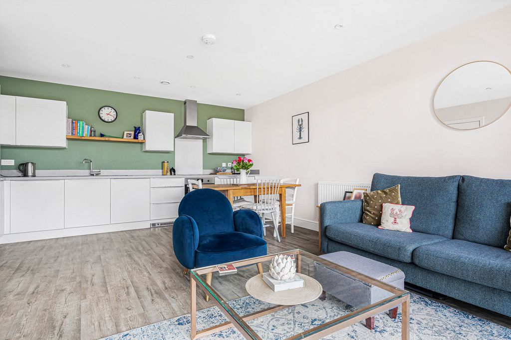 Additional image 5 of 2 bed flat for saleArmstrong Road, Oxford OX4