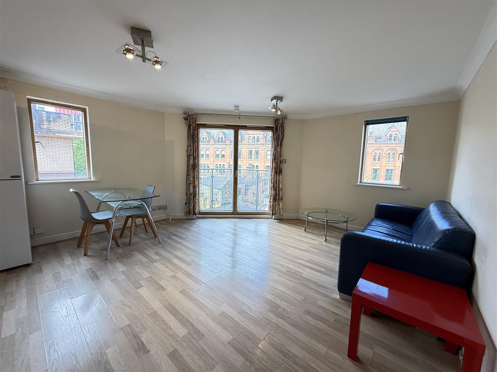 Property photo 3 of 11