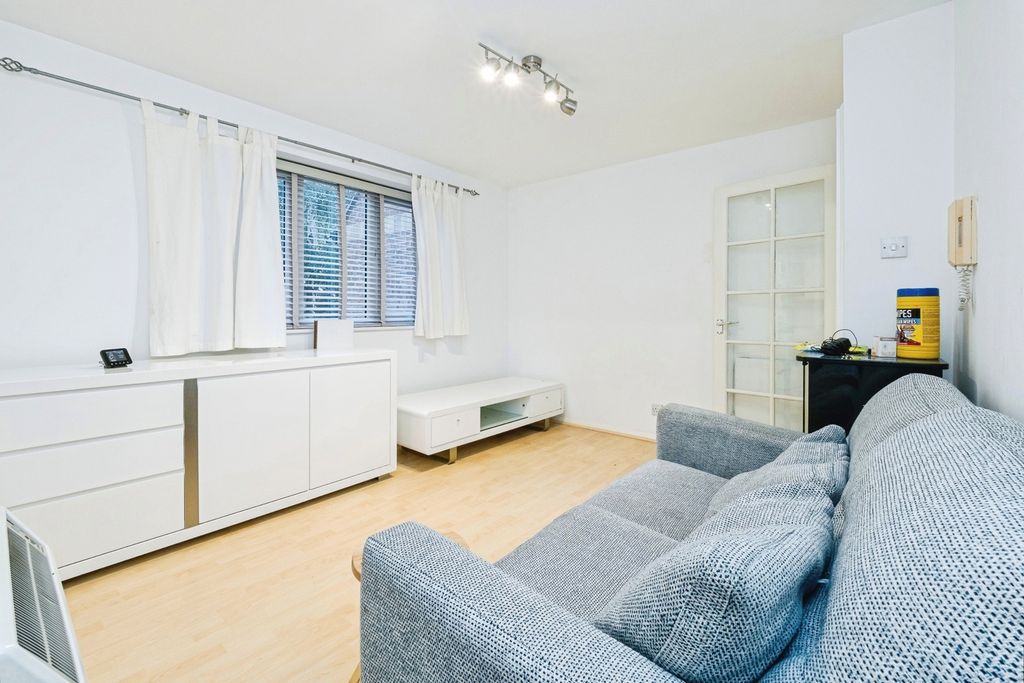 Property photo 3 of 13 Pbox-Img.Jpg