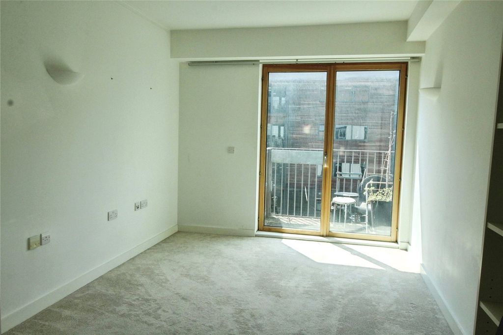 Property photo 3 of 11 Balcony