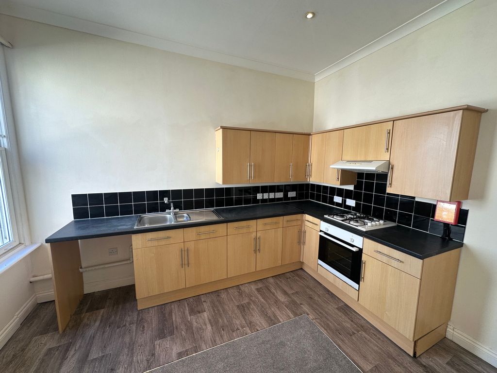 Property photo 3 of 6 Kitchen