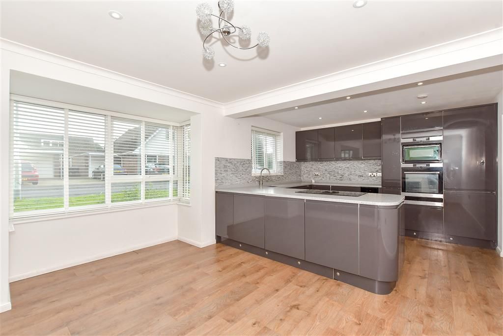 Property photo 1 of 23 2221_11434042_Img...