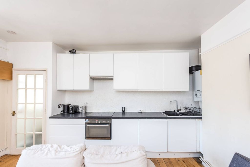 Property photo 1 of 5