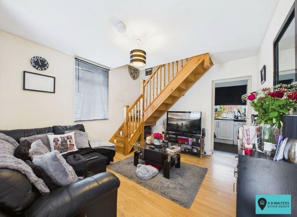 Property photo 2 of 20 Flat One Living Room