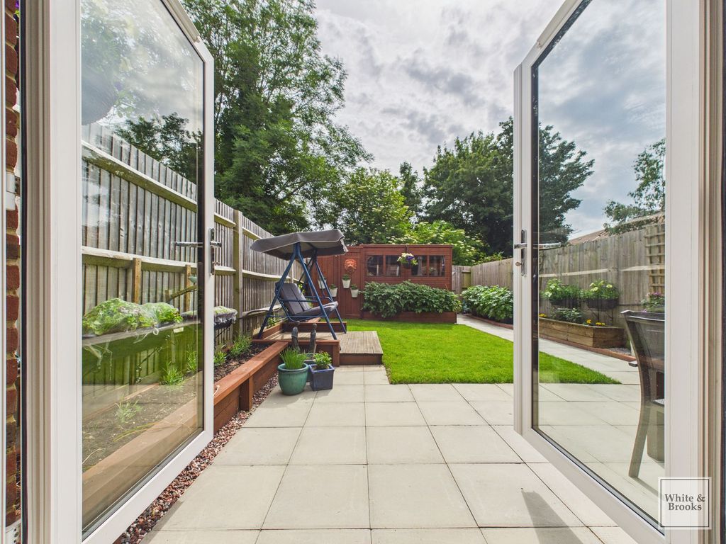 Property photo 2 of 21