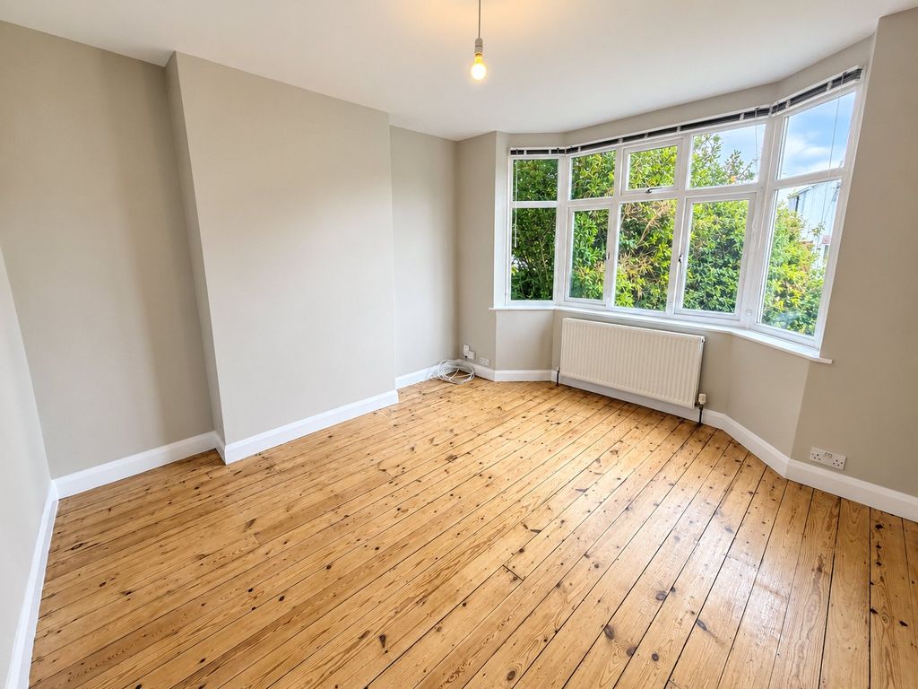 Property photo 2 of 8 Picture No. 20